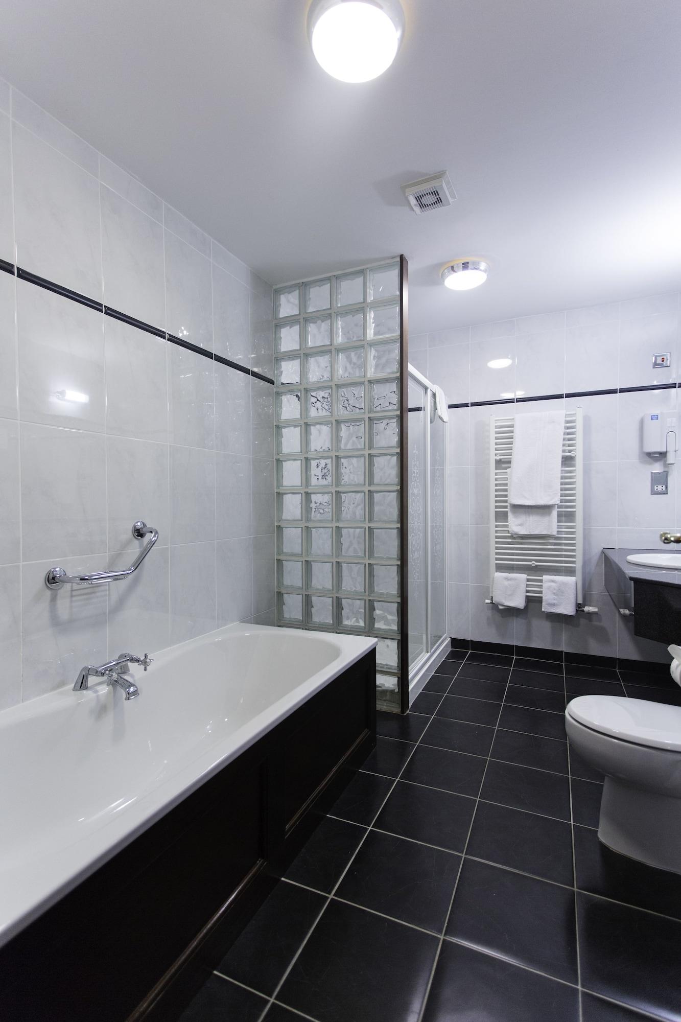 The Sandhouse Hotel And Marine Spa 도니골 외부 사진